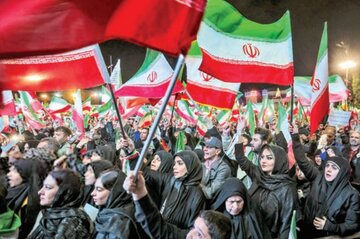 انقلاب پرچم با خون و آگاهی؛ چرا توهم فروپاشی در خیابان های ایران شکست خورد؟ / جهش تاریخ در پاتوقهای شبانه / اکثریت رنگ وطن گرفتیم انقلاب پرچم با خون و آگاهی؛ چرا توهم فروپاشی در خیابان های ایران شکست خورد؟ / جهش تاریخ در پاتوقهای شبانه / اکثریت رنگ وطن گرفتیم