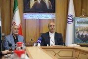 بانک‌ها و شرکت‌ها به میدان مدرسه سازی بیایند و به مسئولیت اجتماعی خود عمل کنند