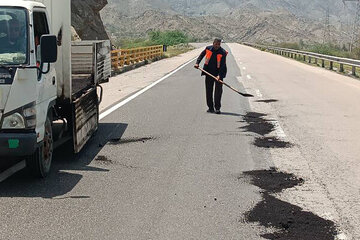 اجرای ۹۲۵ کیلومتر روکش آسفالت و لکه گیری در راه‌های مازندران