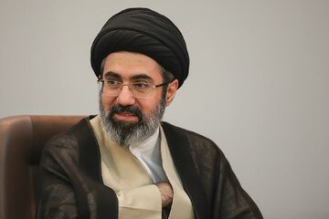 پیام رهبر انقلاب اسلامی به مناسبت روز کارگر و روز معلم