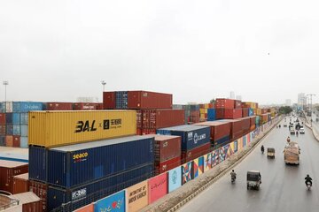 تغییر مسیر ترانزیت کالا به کشورهای آسیای میانه / کالاها از پاکستان به ایران می رسد و با کامیون به مقصد می رود تغییر مسیر ترانزیت کالا به کشورهای آسیای میانه / کالاها از پاکستان به ایران می رسد و با کامیون به مقصد می رود