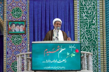 امام جمعه کرمان : رزمندگان مردانه در دفاع از کشور ایستادند
