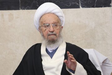 درخواست آیت الله مکارم شیرازی در خصوص زائران حج؛ عربستان مسائل جنگ را با فریضه حج ارتباط ندهد/ باید بیش از گذشته روابط خود را با همسایگان حفظ کرد