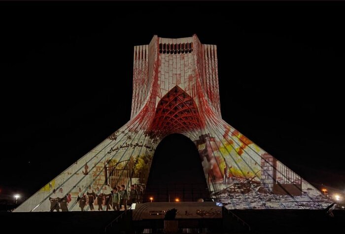 خلیج فارس بر پیکره برج آزادی نقش بست