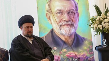 دیدار خانواده حسن خمینی با خانواده شهید لاریجانی/ مخالفین لاریجانی، او را بسیار ناجوانمرادنه هدف قرار می دادند