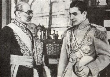 سیاهپوشانِ قدرتِ خفیه؛ بازخوانی نقش فروغی در گذار به استبداد پهلوی سیاهپوشانِ قدرتِ خفیه؛ بازخوانی نقش فروغی در گذار به استبداد پهلوی
