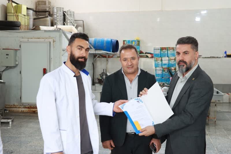 دیدار  مدیرعامل شرکت شهرک های صنعتی استان اردبیل از چند واحد تولیدی در پارس‌آباد