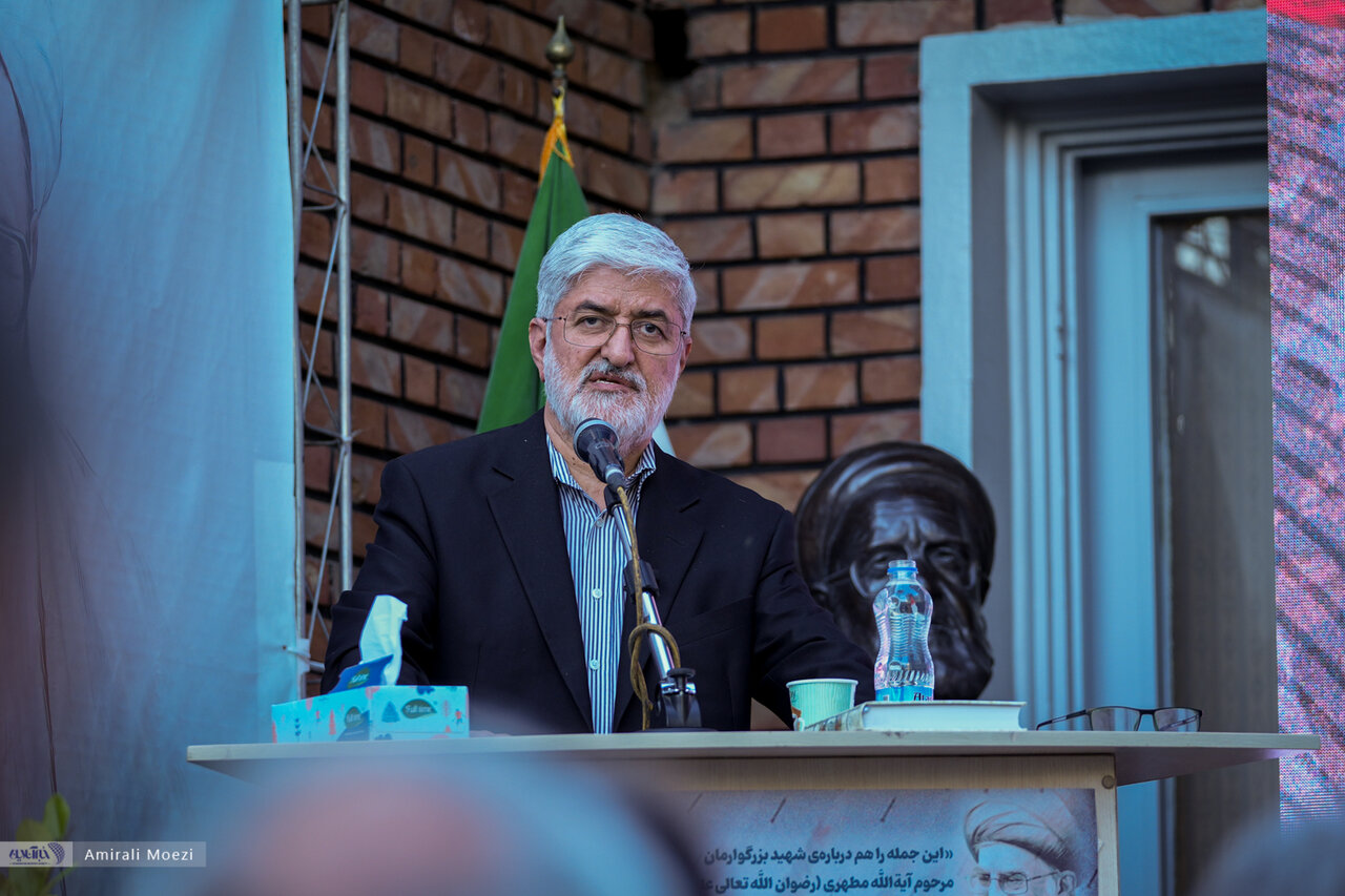 علی مطهری: صداوسیما نباید از نجابت پزشکیان سوءاستفاده کند/ او توسط مردم انتخاب شده و نماینده جمهور است