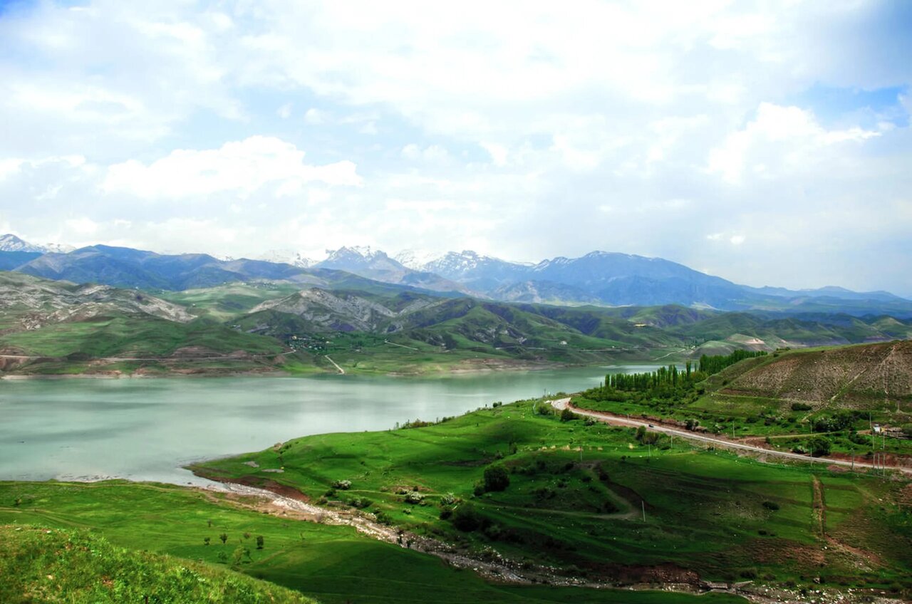 از گلابگیری تا پرسه زدن در دشتهای بهاری؛ اردیبهشت کجا برویم؟/ ۹ مقصد جذاب برای سفر یکروزه/ راهنمای سفرهای بهاری نزدیک تهران
