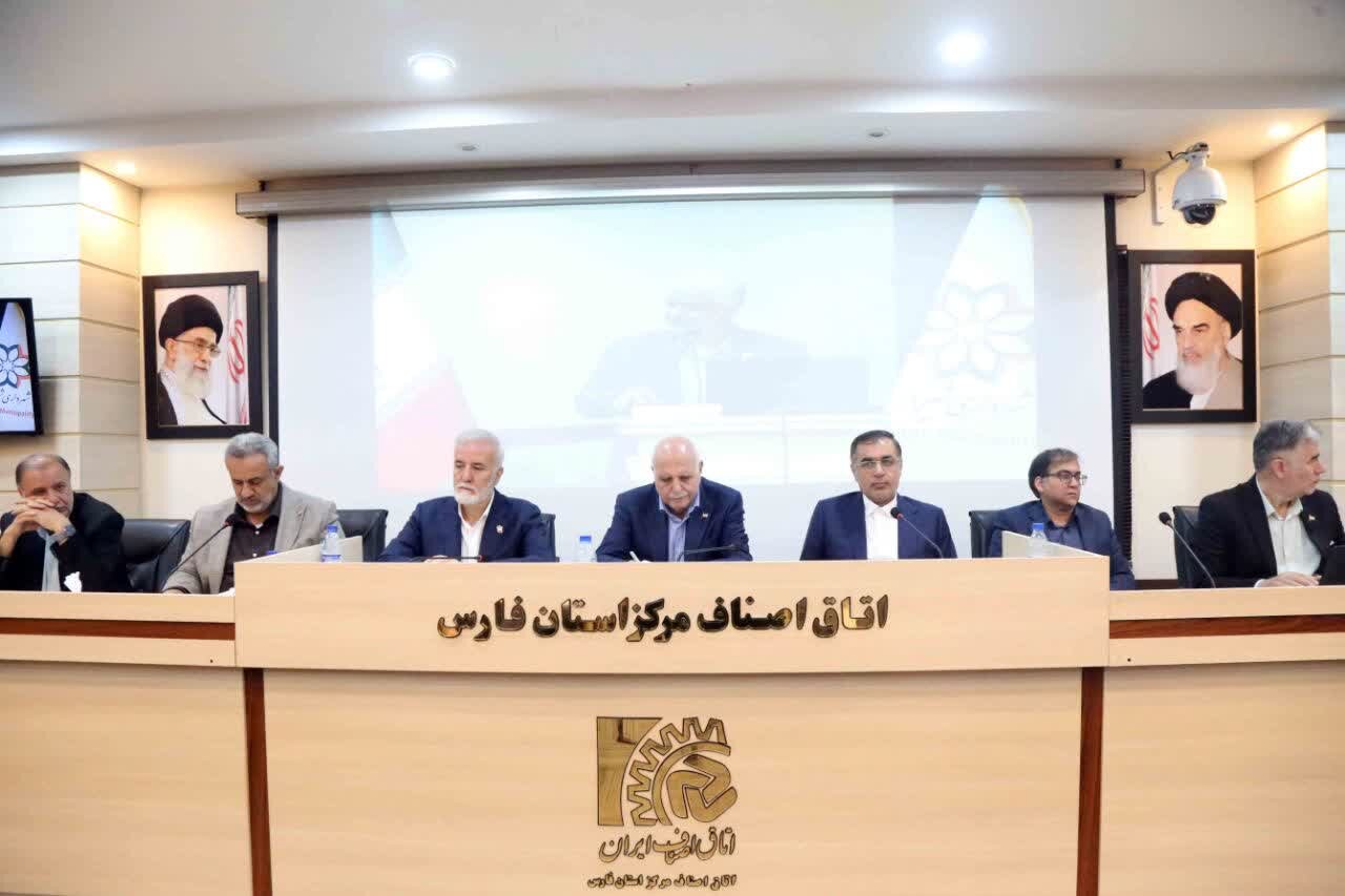 رئیس اتاق اصناف ایران: با مسببان گرانفروشی برخورد قاطع شود