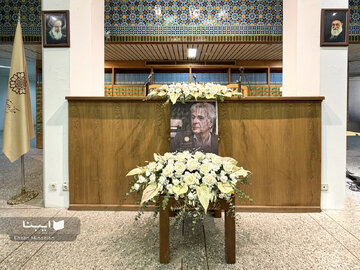 پورجوادی: همه را از «دادبه» گرفتند. از همۀ ما هم میگیرند / میرانصاری: همۀ عمر، ایران و انسان را فریاد زد پورجوادی: همه را از «دادبه» گرفتند. از همۀ ما هم میگیرند / میرانصاری: همۀ عمر، ایران و انسان را فریاد زد