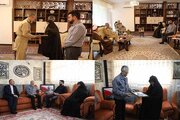 دیدار دریادار سیاری با خانواده‌های دو شهید