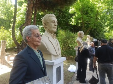 رونمایی از سردیس ۱۸ نفر از نخبگان فارس در باغ‌ ارم دانشگاه شیراز