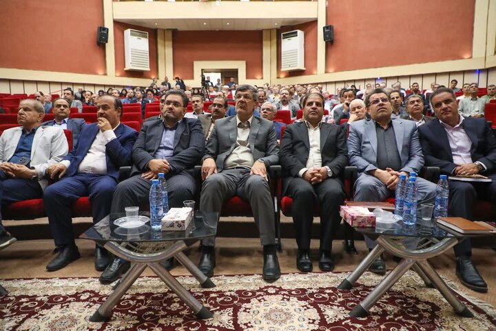گزارش تصویری / آیین بزرگداشت مقام استاد و سرآمدان آموزشی در دانشگاه یزد