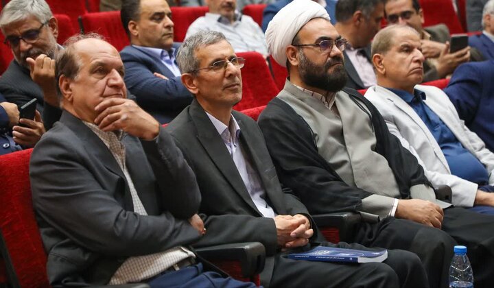 گزارش تصویری / آیین بزرگداشت مقام استاد و سرآمدان آموزشی در دانشگاه یزد