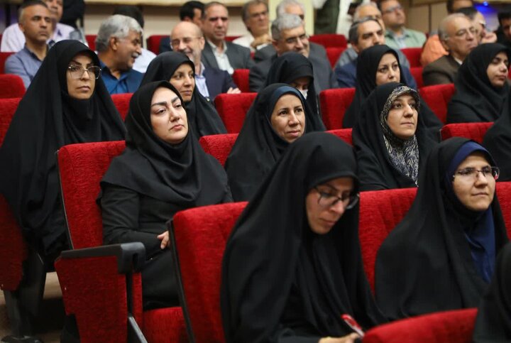 گزارش تصویری / آیین بزرگداشت مقام استاد و سرآمدان آموزشی در دانشگاه یزد