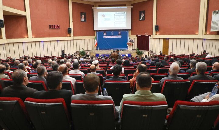 گزارش تصویری / آیین بزرگداشت مقام استاد و سرآمدان آموزشی در دانشگاه یزد