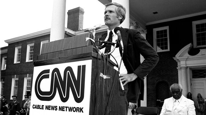 درگذشت بنیانگذار CNN؛ فردی که از شوخی درباره نودل مرغ تا تحول در رسانههای جهانی را تجربه کرد. درگذشت بنیانگذار CNN؛ فردی که از شوخی درباره نودل مرغ تا تحول در رسانههای جهانی را تجربه کرد.