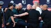 ببینید | لگد زدن چیمایف به استریکلند در جریان دوئل نگاه‌ها پیش از تورنمنت UFC