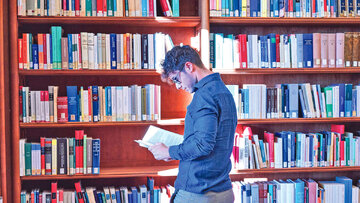 خطر کوچک شدن یا حذف ناشران در پساجنگ/ کتاب از سبد خرید خانوار حذف می‌شود؟