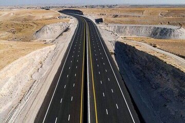 وزیر راه و شهرسازی خبر داد: تغییر نام آزادراه حرم تا حرم به آیت‌الله شهید سید علی خامنه‌ای
