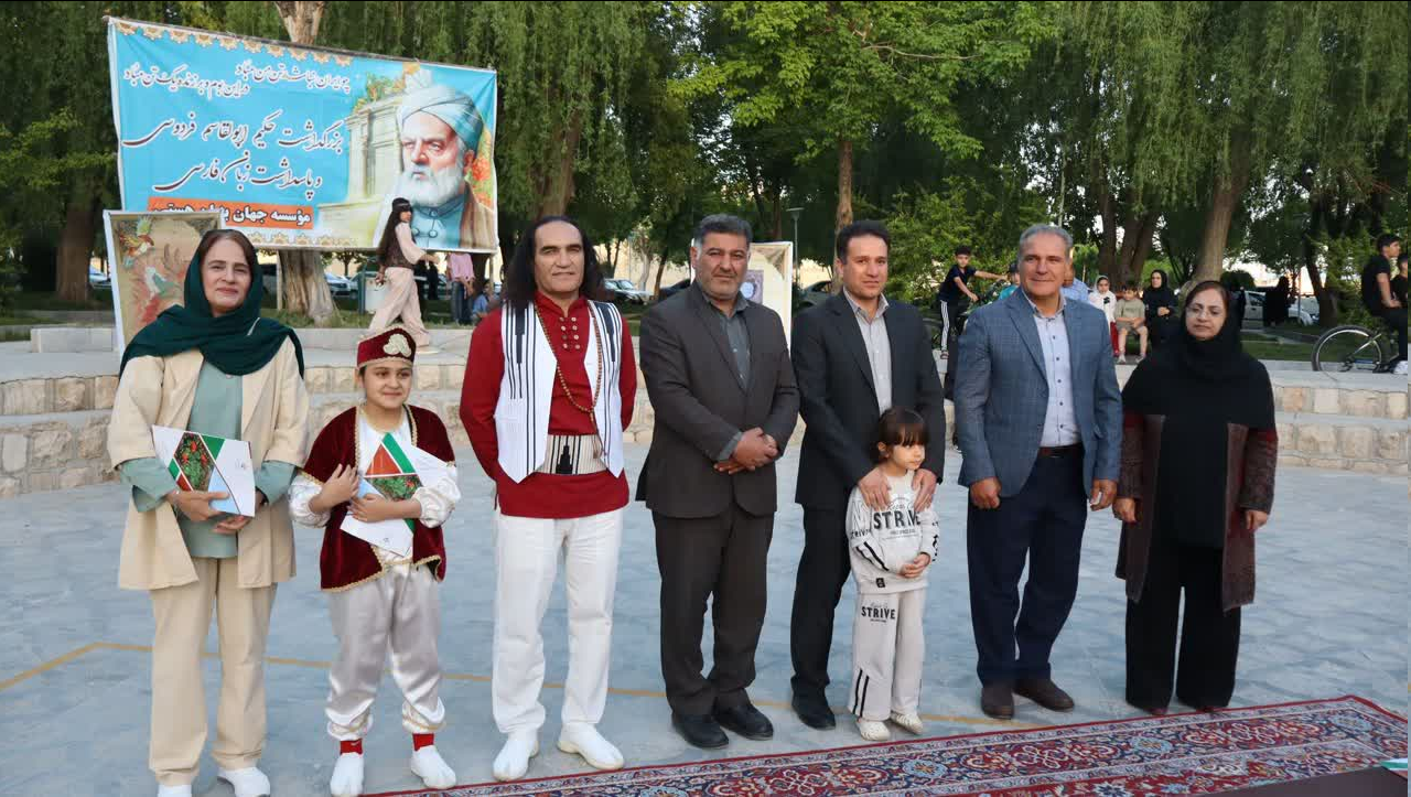 اجرای میدانی و زنده شاهنامه خوانی و نقالی در فارسان
