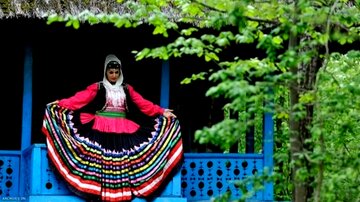 این لباس گنجینه تمدنی زنان گیلانی است این لباس گنجینه تمدنی زنان گیلانی است
