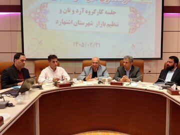 فرماندار: با تخلفات صنفی در اشتهارد قاطعانه برخورد می‌شود