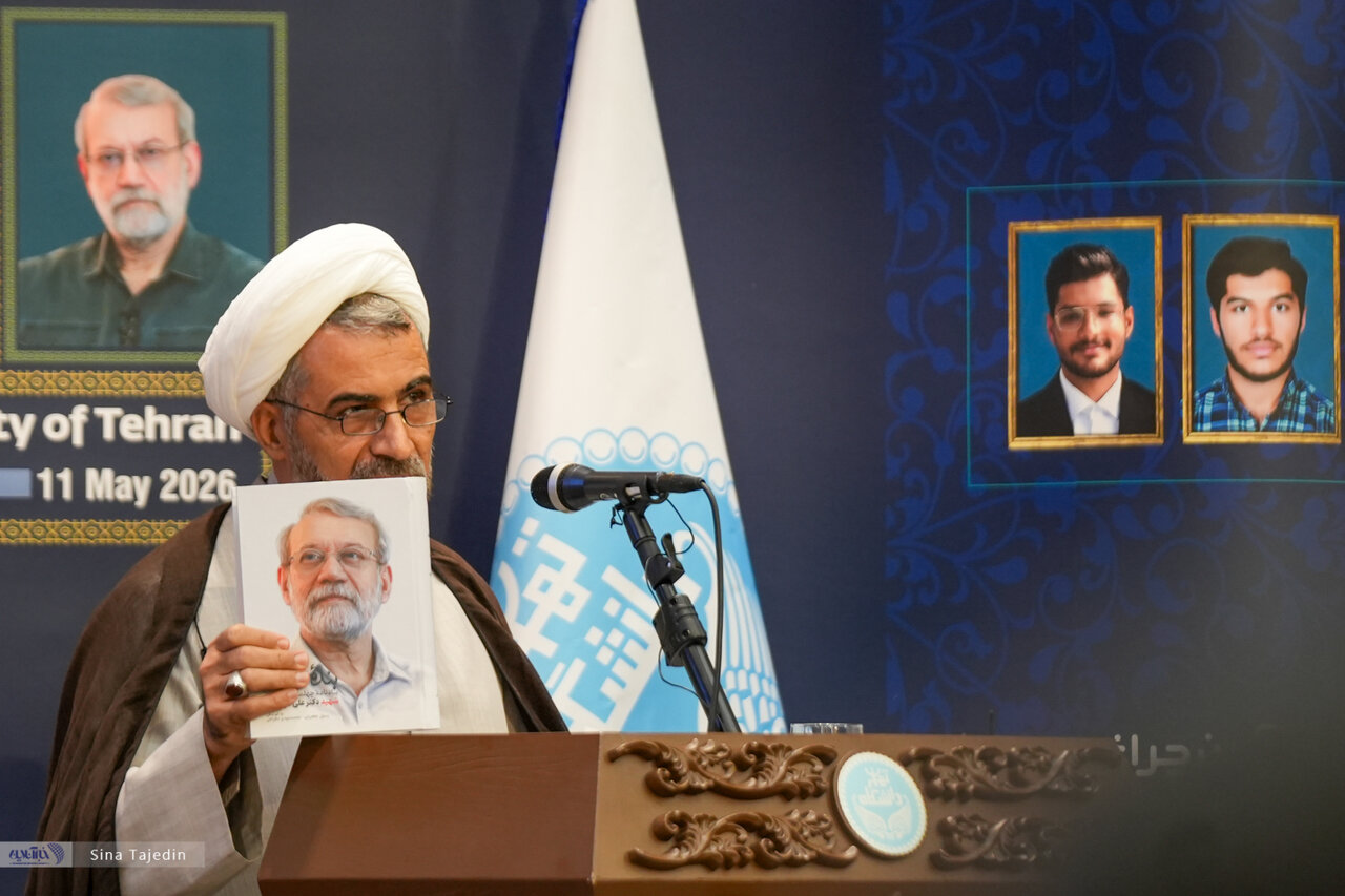 نطقهای لاریجانی در مجلس کتاب میشود/ روایتی تازه از تلاش لاریجانی برای اصلاح قانون اساسی تا فهم کمال خرازی از معنای سکوت
