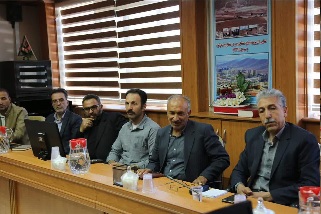 صدور و اهدای اعتبارنامه اعضای هیئت مدیره سازمان نظام کاردانی ساختمان  چهارمحال وبختیاری
