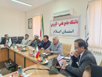تأکید رئیس دانشگاه علمی‌کاربردی ایلام بر شفافیت مالی و نقش استادان در عبور از چالش‌های آموزش مجازی