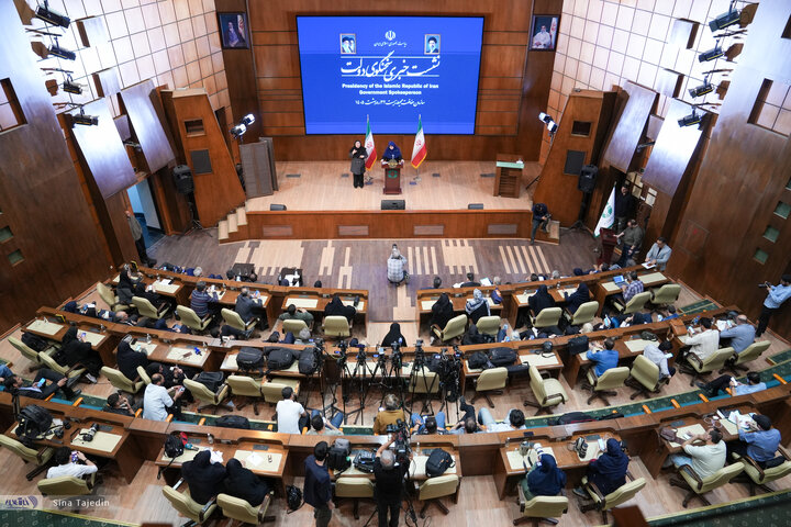 سخنگوی دولت - 1405.2.22