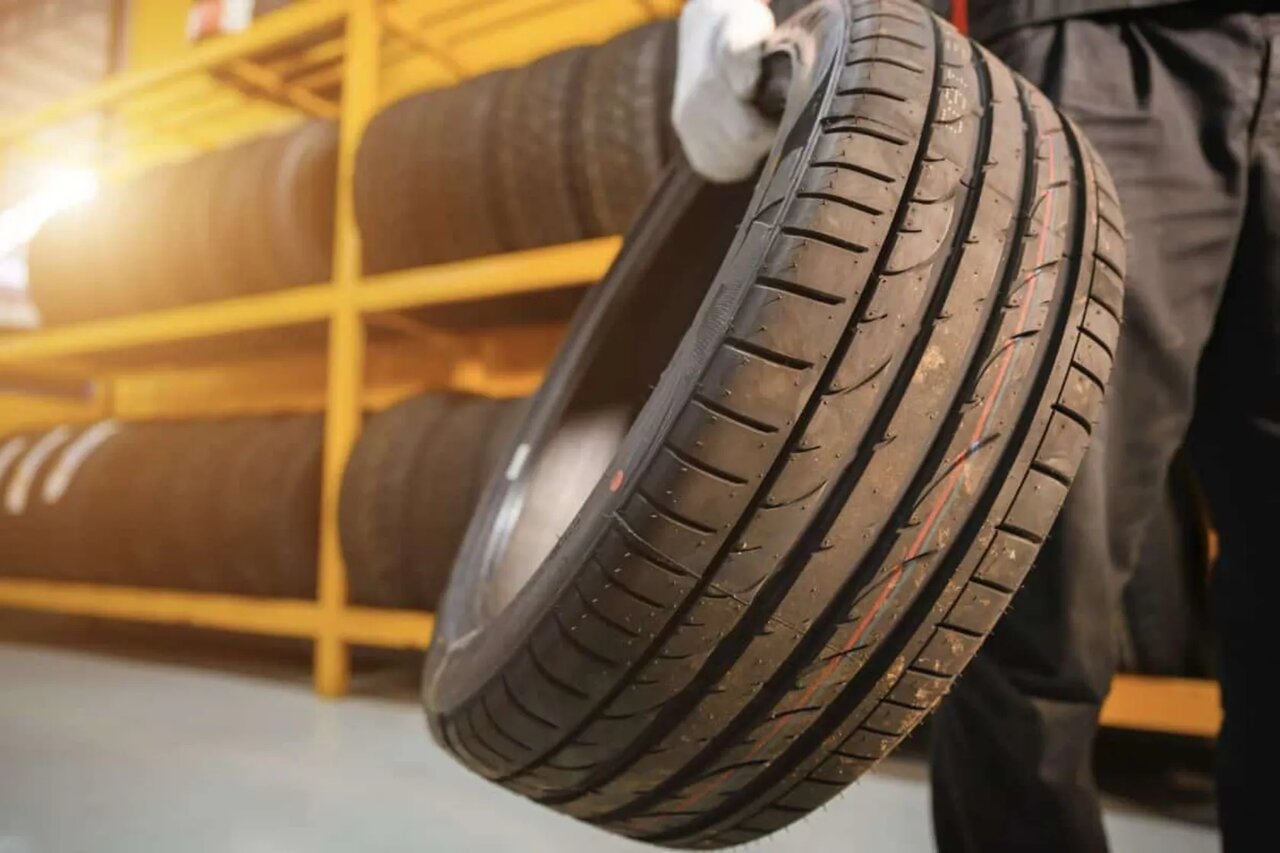 لاستیک پهن یا لاستیک باریک، کدام انتخاب بهتر و ایمنتری است؟