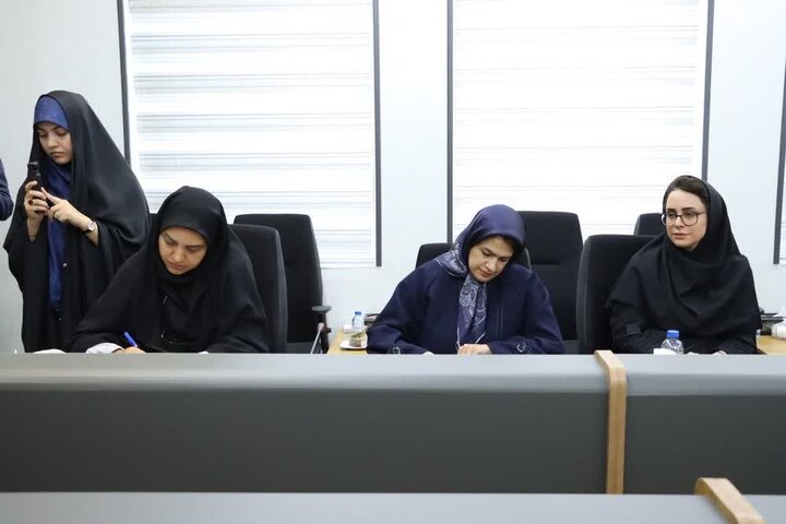 گزارش تصویری /  تقدیر از بانوان کارآفرین فعال در حوزه صنعت و مشاغل خانگی استان یزد