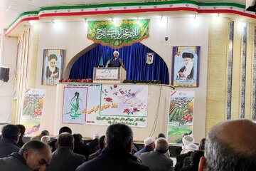 امام جمعه زاهدان: دستگاه قضا با زالوصفتانی که خون مردم را می‌مکند برخورد کند