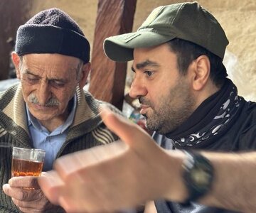 یاسر طالبی جایزه بهترین پروژه داکس بارسلونا را دریافت کرد یاسر طالبی جایزه بهترین پروژه داکس بارسلونا را دریافت کرد