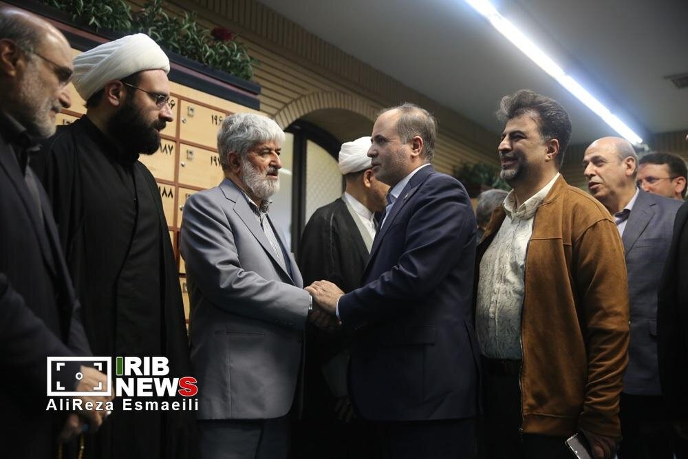یادبود علی لاریجانی در مسجد بلال/ از حضور وزیر پزشکیان و نخستین رییس صداوسیما تا گردنبند خاص یکی از حاضران + تصاویر