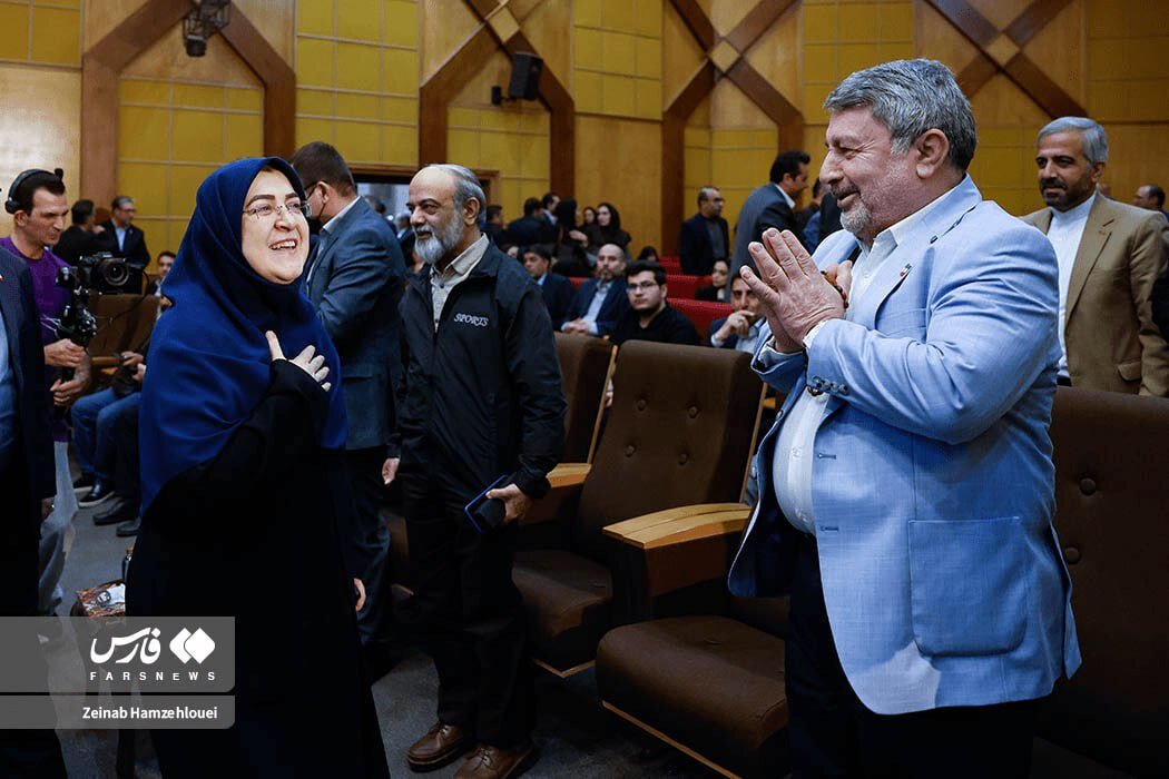 پزشکیان در گردهمایی راویان ایران/ گپ و گفت رییس دولت با خانم سخنگو/ یوسف پزشکیان هم بود + تصاویر