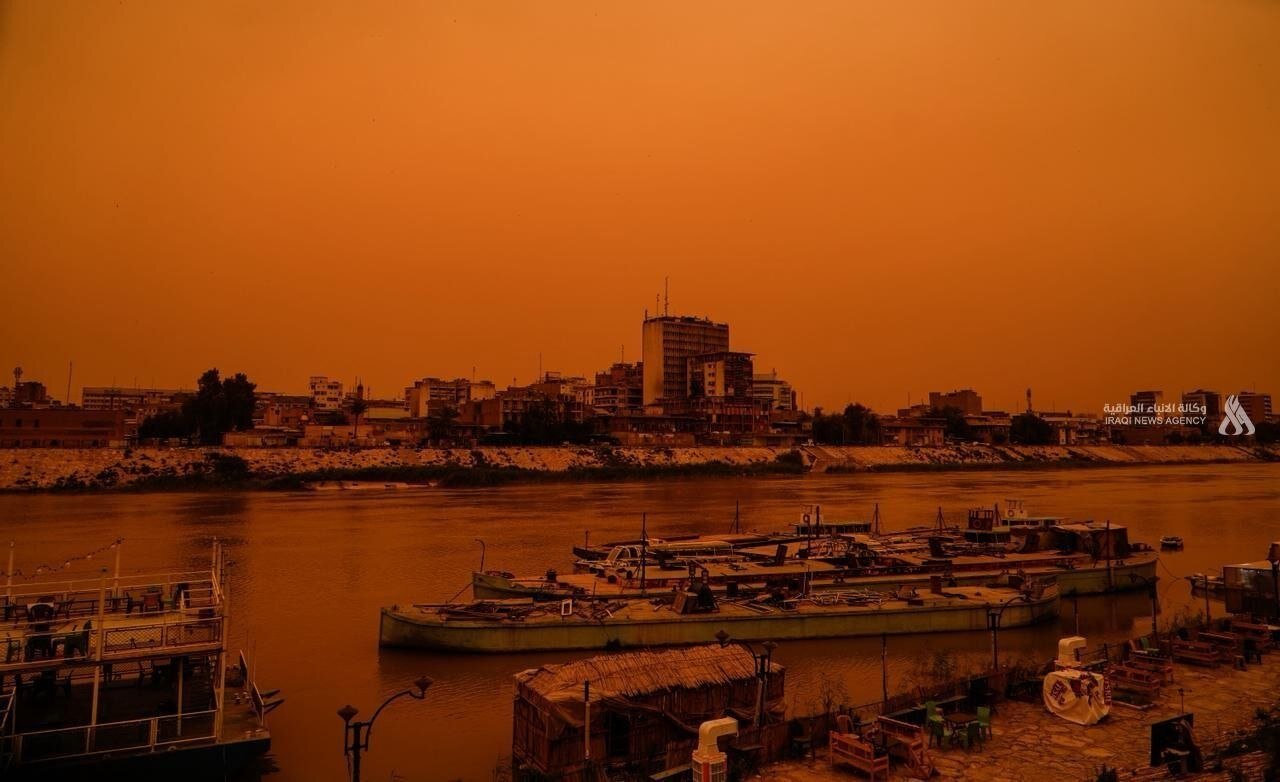 آسمان عراق به رنگ سرخ درآمد