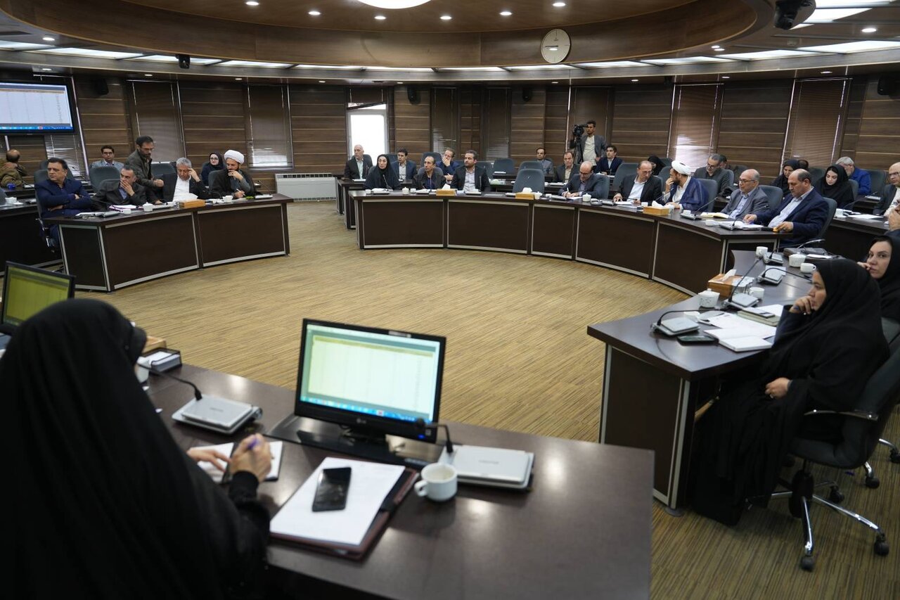 معاون استاندار آذربایجان‌غربی: با بخشنامه و قانون مشکل جوانی جمعیت حل نمی‌شود
