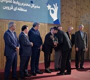 مدیر روابط عمومی آب منطقه‌ای قزوین در جمع ستارگان روابط عمومی ایران