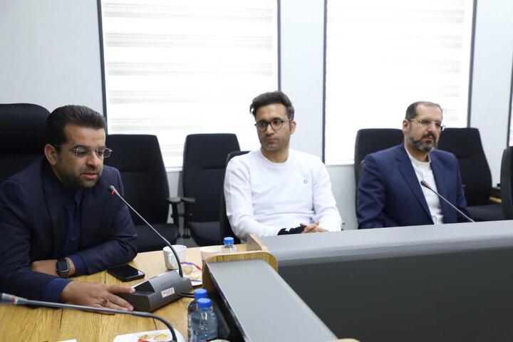 تصاویر / برگزاری آیین گرامیداشت هفته روابط عمومی در استانداری یزد با رونمایی از یک مستند ویژه