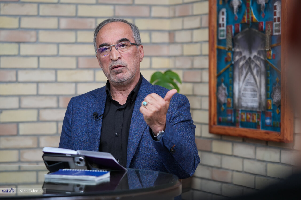 تیم ملی نباید به جام جهانی برود و با این کار آمریکا را تحقیر میکند؛ سفر تاج به کانادا دستاوردی نداشت، فدراسیون با او به عقب برگشته است!