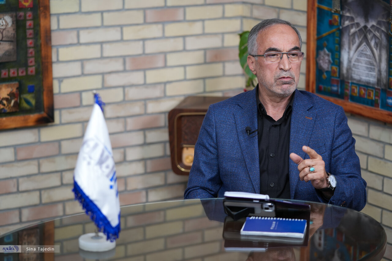 تیم ملی نباید به جام جهانی برود و با این کار آمریکا را تحقیر میکند؛ سفر تاج به کانادا دستاوردی نداشت، فدراسیون با او به عقب برگشته است!