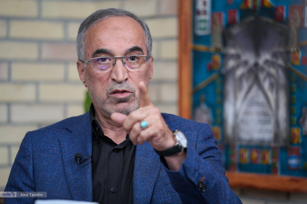 تیم ملی نباید به جام جهانی برود و با این کار آمریکا را تحقیر می‌کند؛ سفر تاج به کانادا دستاوردی نداشت، فدراسیون با او به عقب برگشته است!