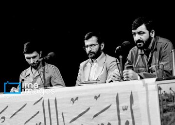عکسی از جوانی‌های شهید کمال خرازی و حدادعادل در ورزشگاه آزادی/ تصاویری از دیپلمات شهید در کنار امام، رهبر شهید انقلاب، محسن رضایی و صیاد شیرازی