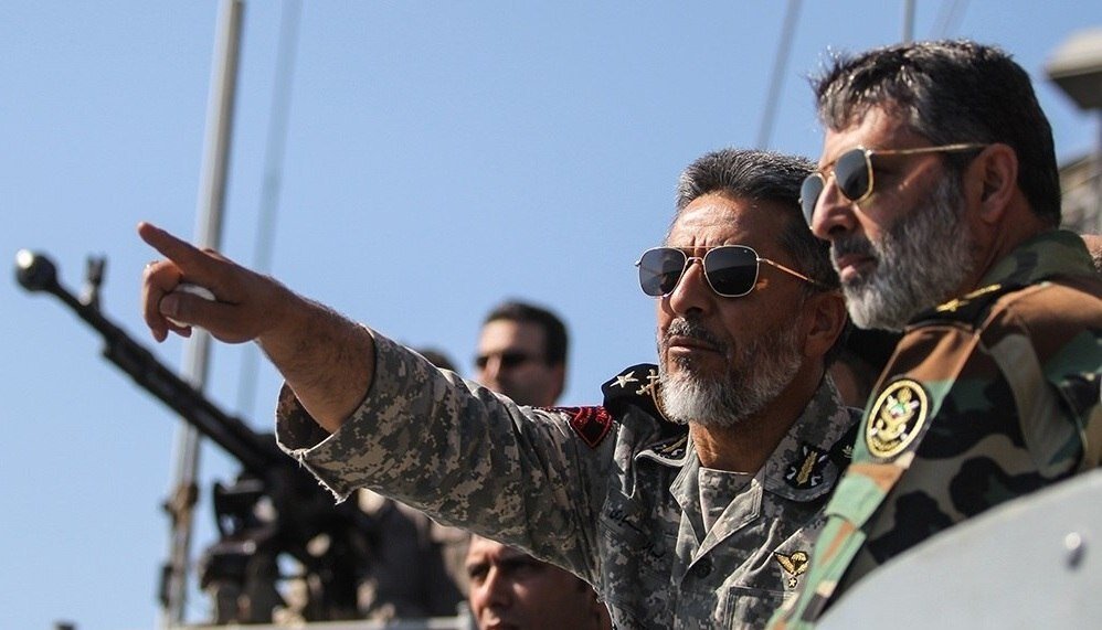 تصاویری از شهیدان باقری و موسوی در کنار امیر سیاری در دریای عمان