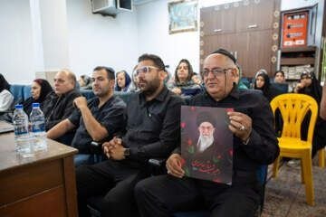 تصاویر دیدنی از گرامیداشت رهبر شهید انقلاب در کنیسه کترداوود+ عکس