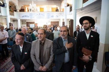 تصاویر دیدنی از گرامیداشت رهبر شهید انقلاب در کنیسه کترداوود+ عکس