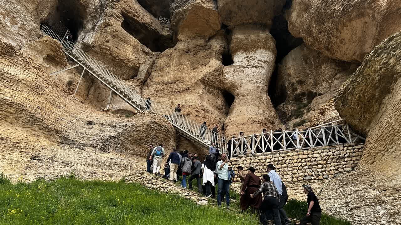 مسئولان پای کار؛ غار کرفتو در راه یونسکو